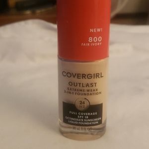 CoverGirl Outlast Extreme Wear 3-in-1 Foundation 800 Fair Ivory